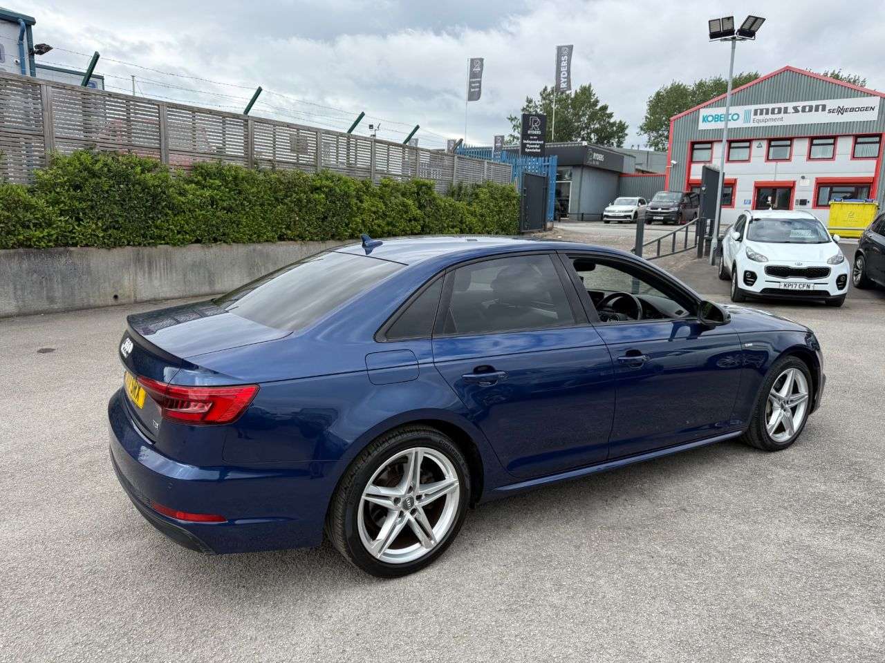 2017 AUDI A4 2017 AUDI A4