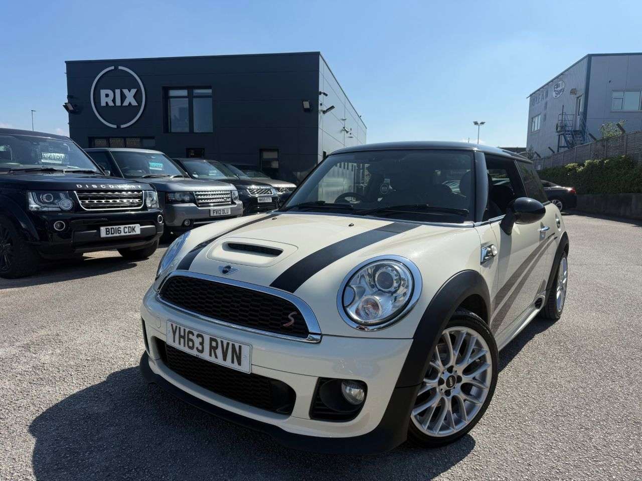 A 2013 MINI HATCH 2.0 Cooper SD Hatchback 3dr Diesel Manual Euro 5-FACTORY EXTRAS WORTH £9,72 A 2013 MINI HATCH 2.0 Cooper SD Hatchback 3dr Diesel Manual Euro 5-FACTORY EXTRAS WORTH £9,72