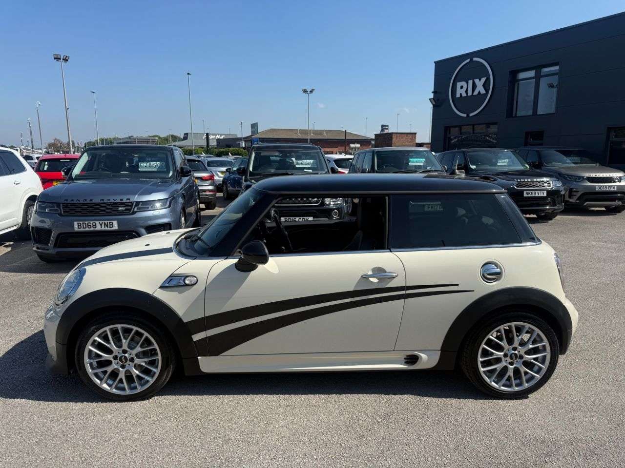 A 2013 MINI HATCH 2.0 Cooper SD Hatchback 3dr Diesel Manual Euro 5-FACTORY EXTRAS WORTH £9,72 A 2013 MINI HATCH 2.0 Cooper SD Hatchback 3dr Diesel Manual Euro 5-FACTORY EXTRAS WORTH £9,72