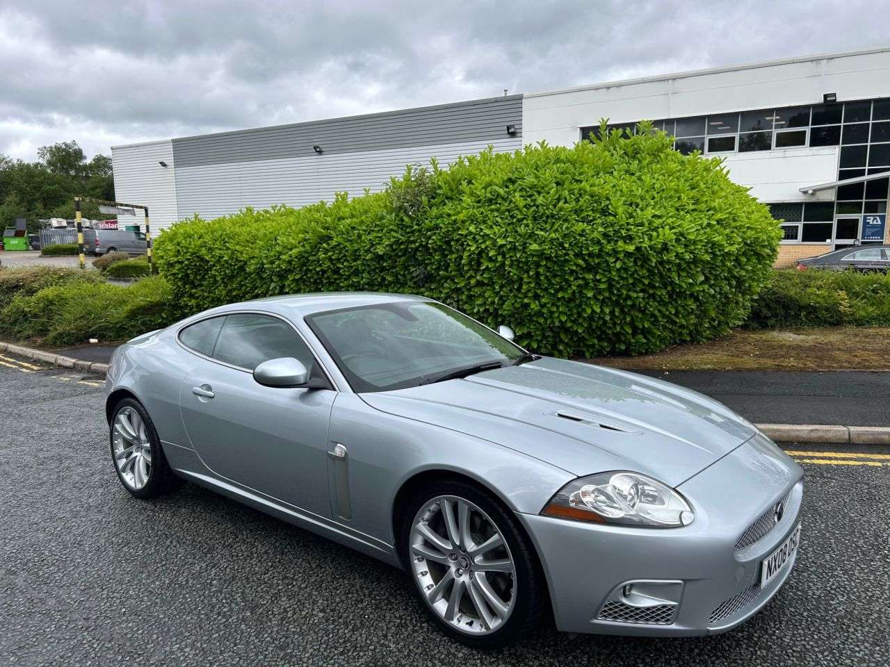 A 2008 JAGUAR XKR 4.2 V8 Coupe 2dr Petrol Auto Euro 4 (420 ps)-Great Example, Finished In Liq A 2008 JAGUAR XKR 4.2 V8 Coupe 2dr Petrol Auto Euro 4 (420 ps)-Great Example, Finished In Liq