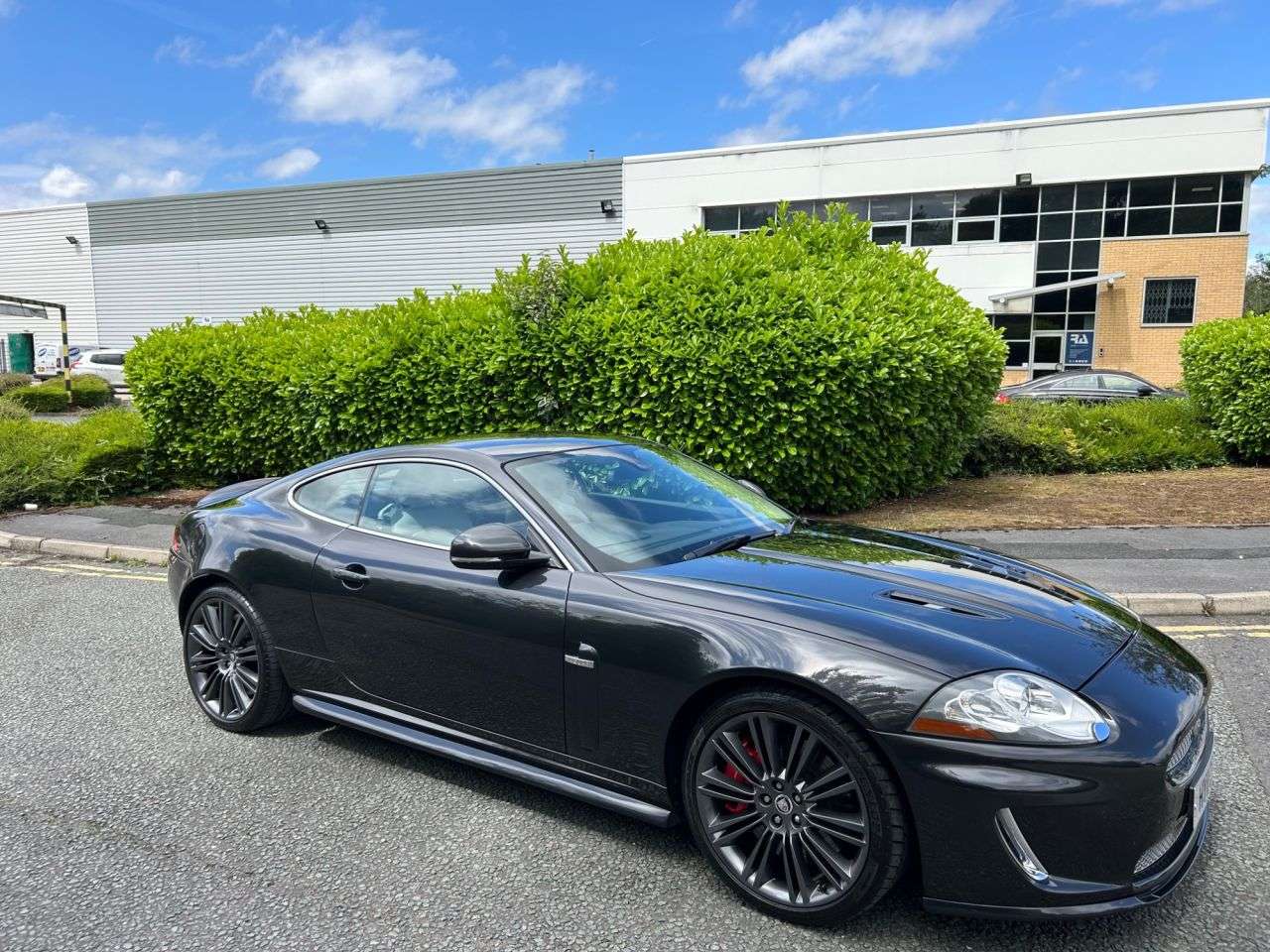 A 2011 JAGUAR XKR 5.0 V8 Coupe 2dr Petrol Auto Euro 5 (510 ps)-Fantastic Example, Finished In A 2011 JAGUAR XKR 5.0 V8 Coupe 2dr Petrol Auto Euro 5 (510 ps)-Fantastic Example, Finished In