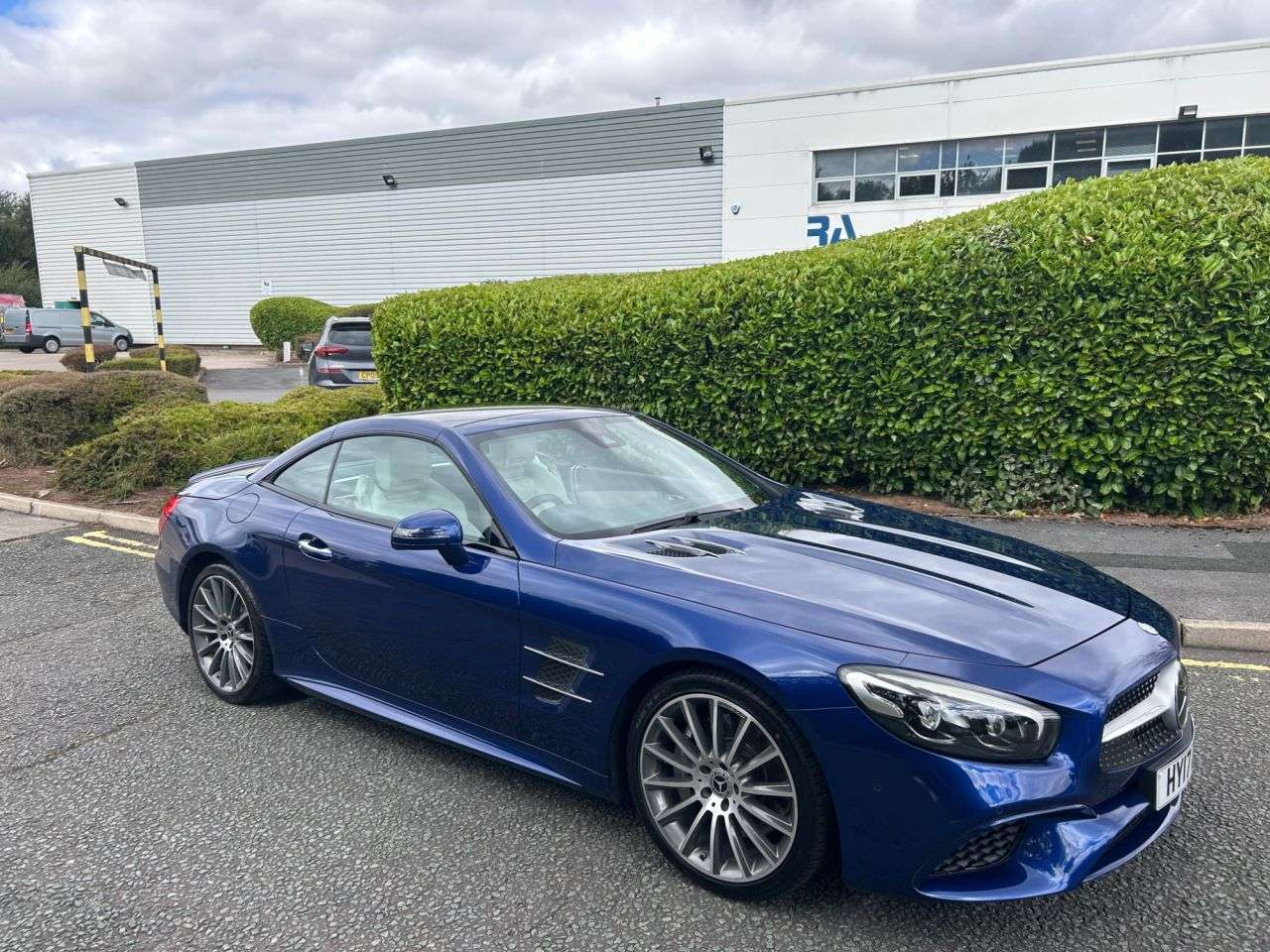 A 2017 MERCEDES-BENZ SL CLASS 3.0 SL400 V6 AMG Line Roadster 2dr Petrol G-Tronic+ Euro 6 (s/s) (367 ps)-F A 2017 MERCEDES-BENZ SL CLASS 3.0 SL400 V6 AMG Line Roadster 2dr Petrol G-Tronic+ Euro 6 (s/s) (367 ps)-F