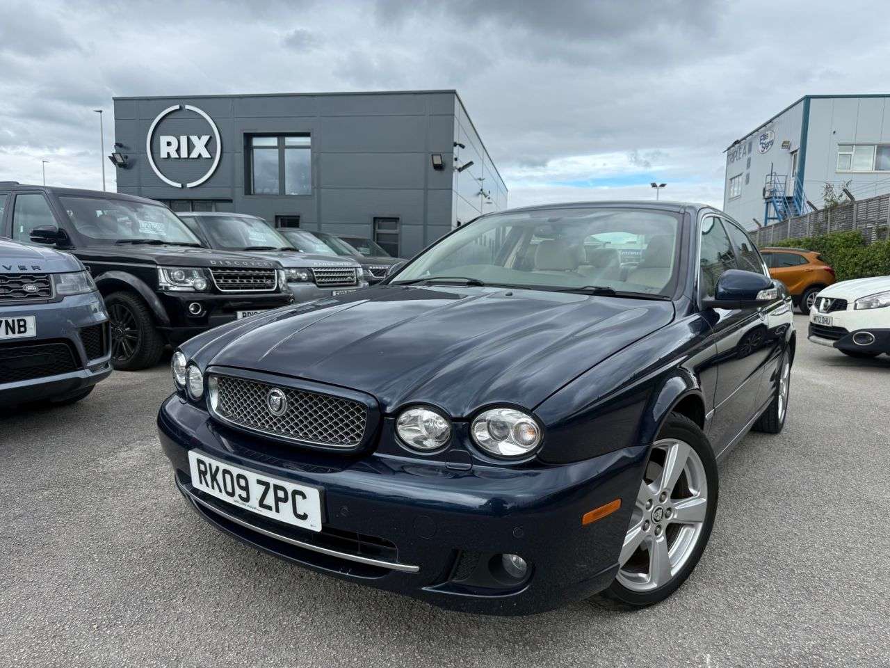 A 2009 JAGUAR X-TYPE 2.2D DPF SE Saloon 4dr Diesel Automatic (184 g/km, 143 bhp) A 2009 JAGUAR X-TYPE 2.2D DPF SE Saloon 4dr Diesel Automatic (184 g/km, 143 bhp)