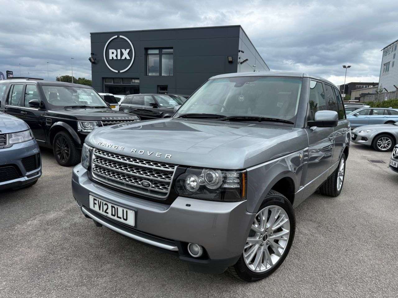 A 2012 LAND ROVER RANGE ROVER 4.4 TD V8 Westminster SUV 5dr Diesel Auto 4WD Euro 5 (313 bhp)-11 Services A 2012 LAND ROVER RANGE ROVER 4.4 TD V8 Westminster SUV 5dr Diesel Auto 4WD Euro 5 (313 bhp)-11 Services