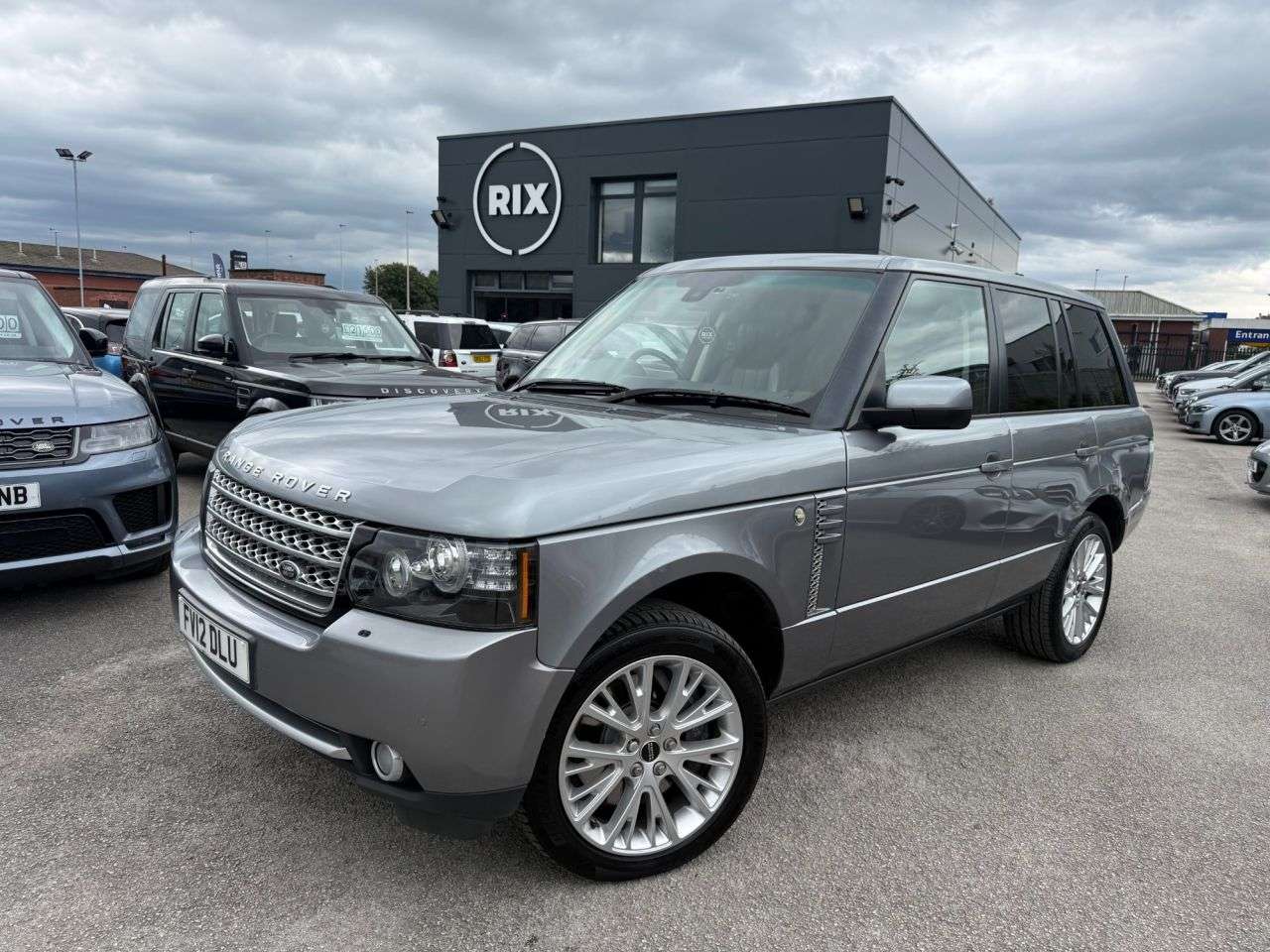 A 2012 LAND ROVER RANGE ROVER 4.4 TD V8 Westminster SUV 5dr Diesel Auto 4WD Euro 5 (313 bhp)-11 Services A 2012 LAND ROVER RANGE ROVER 4.4 TD V8 Westminster SUV 5dr Diesel Auto 4WD Euro 5 (313 bhp)-11 Services