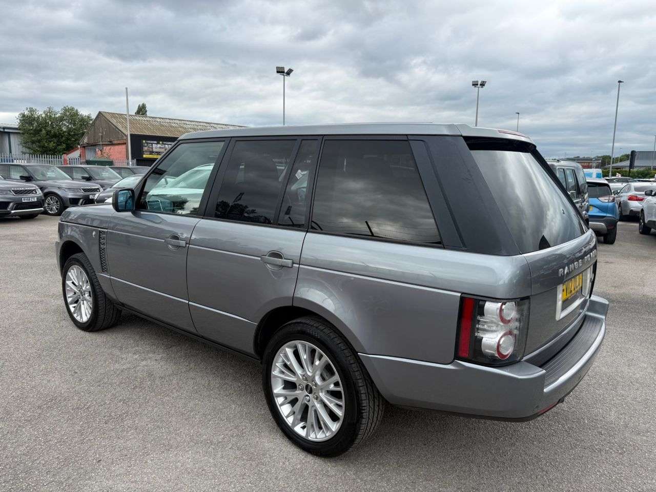 A 2012 LAND ROVER RANGE ROVER 4.4 TD V8 Westminster SUV 5dr Diesel Auto 4WD Euro 5 (313 bhp)-11 Services A 2012 LAND ROVER RANGE ROVER 4.4 TD V8 Westminster SUV 5dr Diesel Auto 4WD Euro 5 (313 bhp)-11 Services