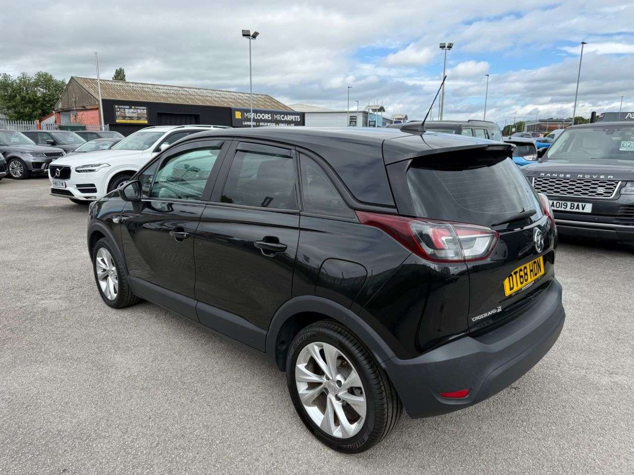 A 2018 VAUXHALL CROSSLAND X 1.2 SE SUV 5dr Petrol Manual Euro 6 (83 ps) A 2018 VAUXHALL CROSSLAND X 1.2 SE SUV 5dr Petrol Manual Euro 6 (83 ps)
