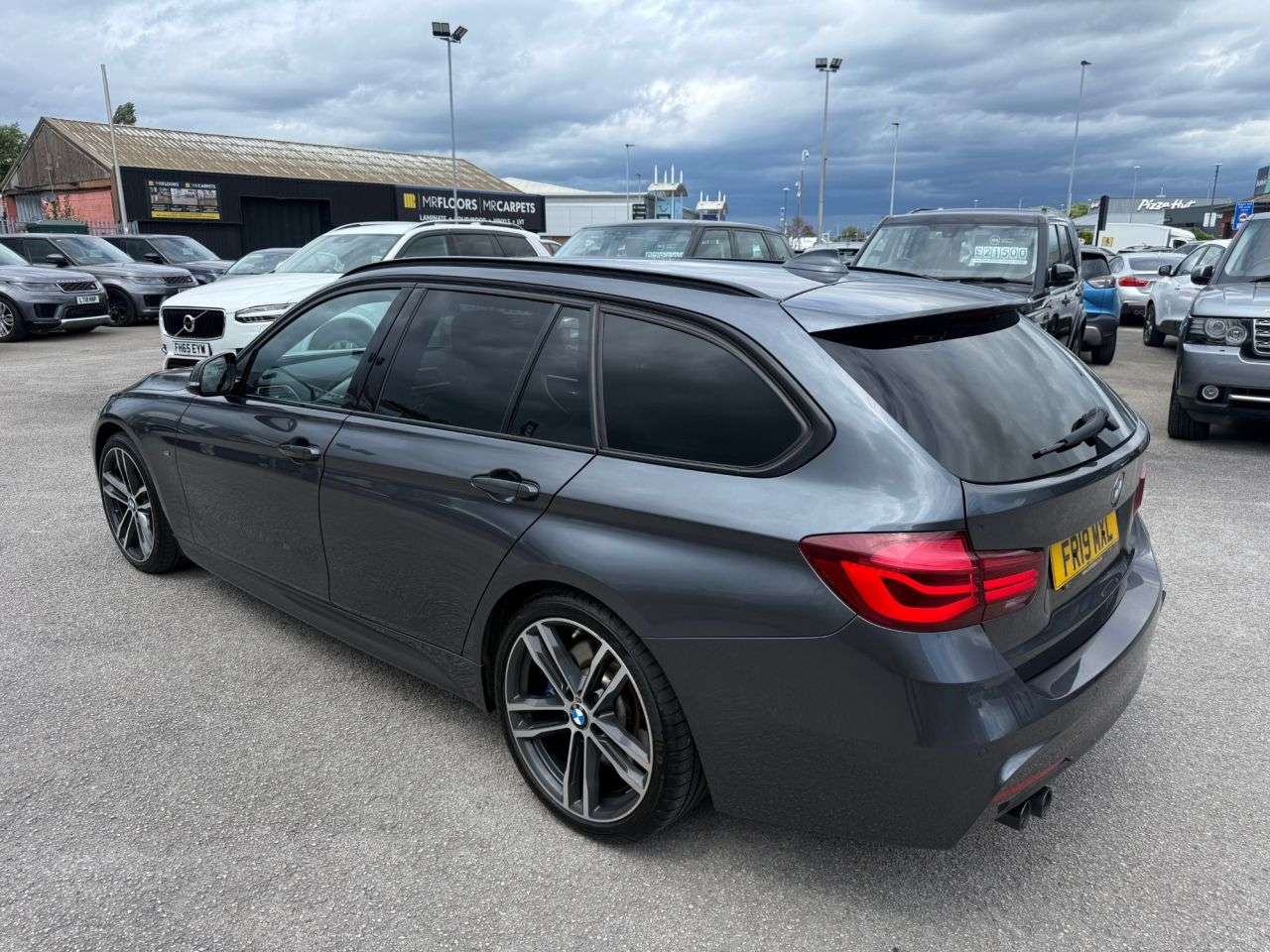 A 2019 BMW 3 SERIES 2.0 320i M Sport Shadow Edition Touring 5dr Petrol Auto Euro 6-2 OWNER CAR A 2019 BMW 3 SERIES 2.0 320i M Sport Shadow Edition Touring 5dr Petrol Auto Euro 6-2 OWNER CAR