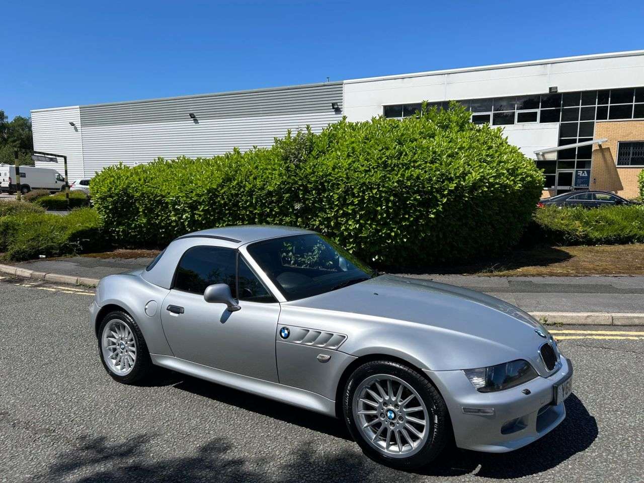 A 2001 BMW Z SERIES Z3 ROADSTER A 2001 BMW Z SERIES Z3 ROADSTER