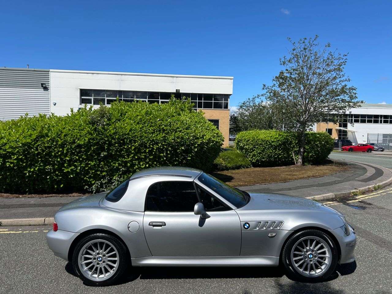 A 2001 BMW Z SERIES Z3 ROADSTER A 2001 BMW Z SERIES Z3 ROADSTER