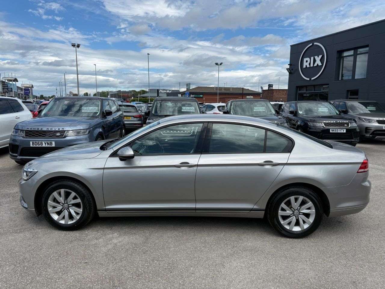 A 2017 VOLKSWAGEN PASSAT 2.0 TDI S Saloon 4dr Diesel Manual Euro 6 (s/s) (150 ps) A 2017 VOLKSWAGEN PASSAT 2.0 TDI S Saloon 4dr Diesel Manual Euro 6 (s/s) (150 ps)