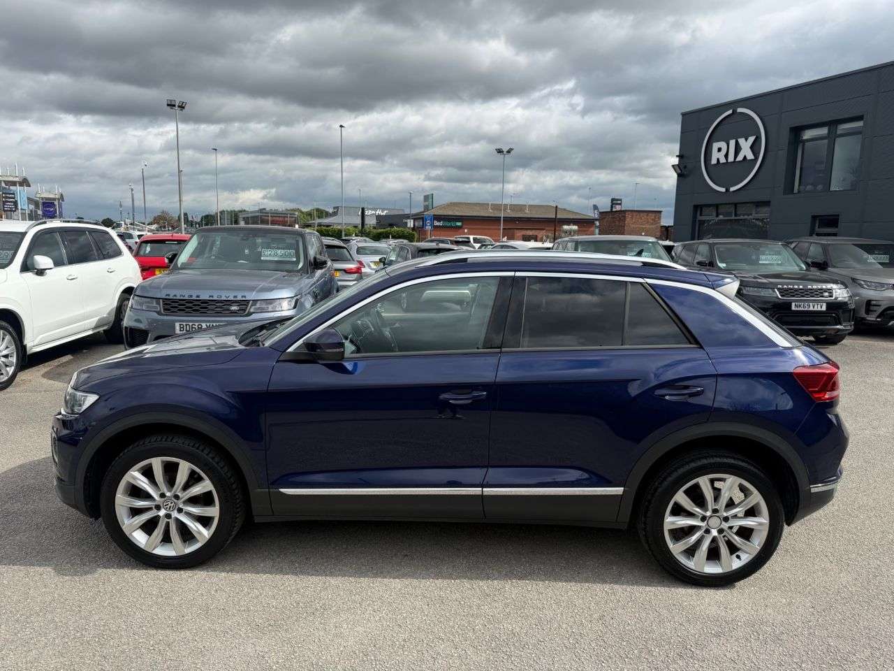 A 2018 VOLKSWAGEN T-ROC 1.6 TDI SEL SUV 5dr Diesel Manual Euro 6 (s/s) (115 ps) A 2018 VOLKSWAGEN T-ROC 1.6 TDI SEL SUV 5dr Diesel Manual Euro 6 (s/s) (115 ps)