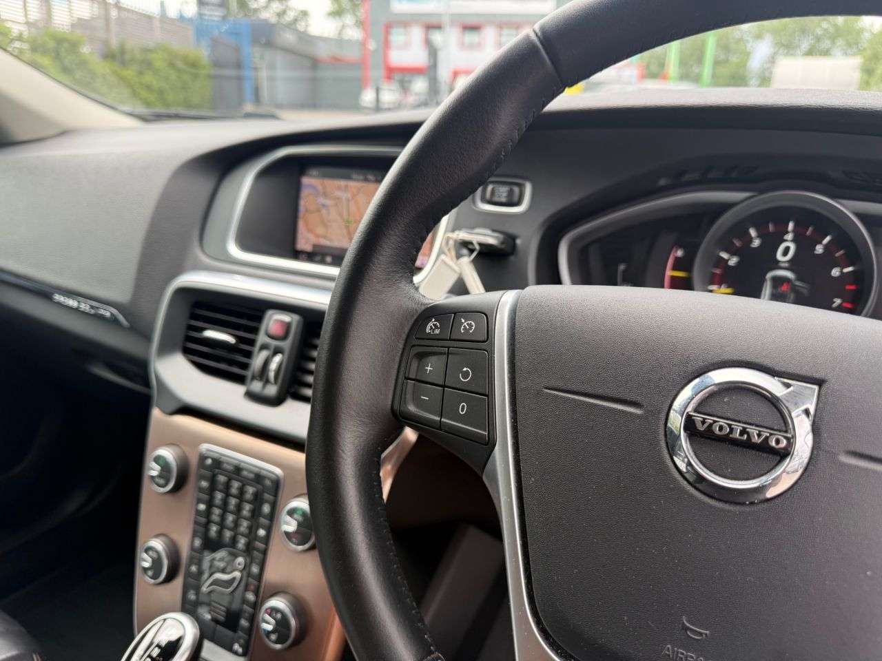 2017 VOLVO V40 CROSS COUNTRY 2017 VOLVO V40 CROSS COUNTRY