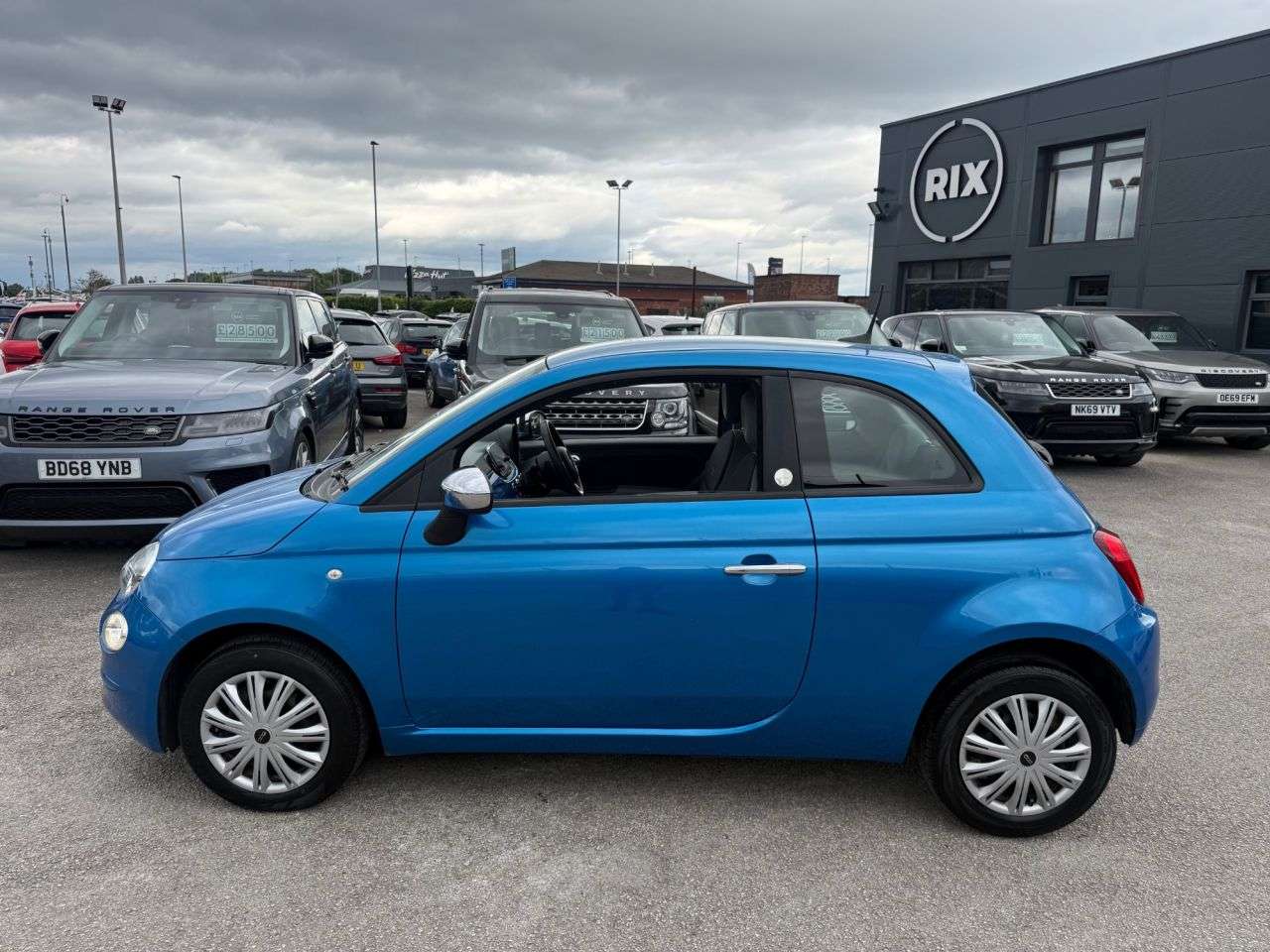 A 2017 FIAT 500 1.2 Mirror Hatchback 3dr Petrol Manual Euro 6 (s/s) (69 bhp) A 2017 FIAT 500 1.2 Mirror Hatchback 3dr Petrol Manual Euro 6 (s/s) (69 bhp)