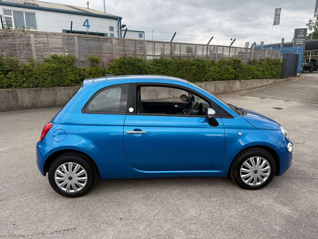 2017 FIAT 500 2017 FIAT 500