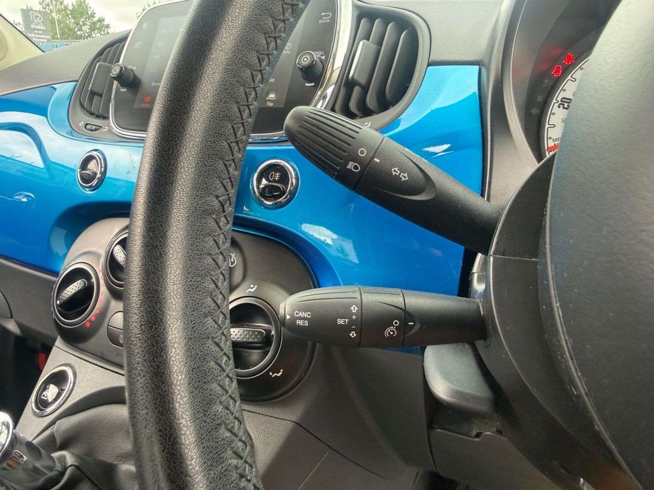 2017 FIAT 500 2017 FIAT 500