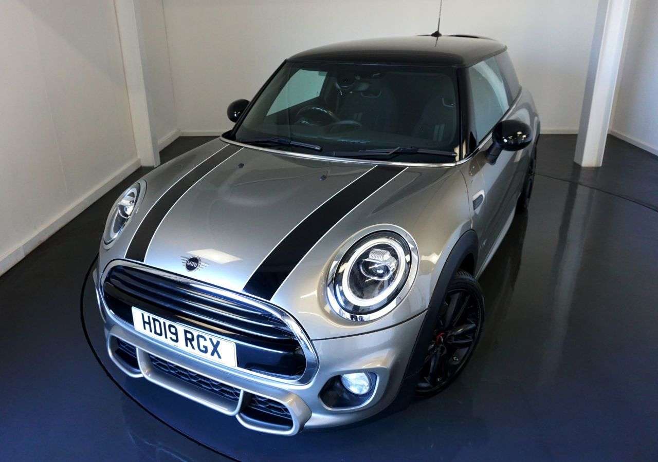 A 2019 MINI HATCH 1.5 Cooper Sport Hatchback 3dr Petrol Manual Euro 6 (s/s) (136 ps) Factory A 2019 MINI HATCH 1.5 Cooper Sport Hatchback 3dr Petrol Manual Euro 6 (s/s) (136 ps) Factory