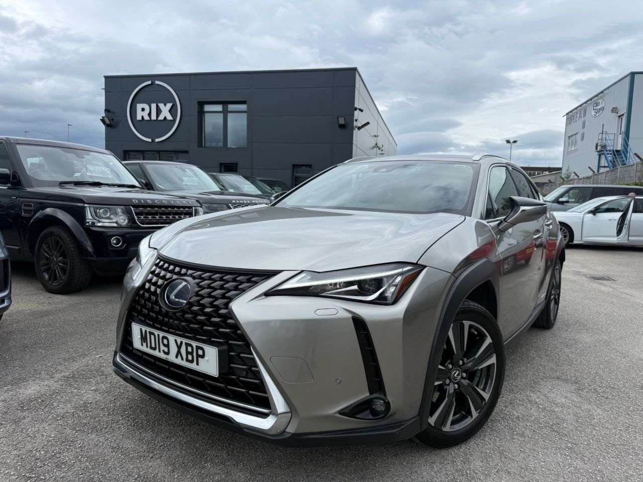 A 2019 LEXUS UX 2.0 250h SUV 5dr Petrol Hybrid E-CVT Euro 6 (s/s) (184 ps) A 2019 LEXUS UX 2.0 250h SUV 5dr Petrol Hybrid E-CVT Euro 6 (s/s) (184 ps)