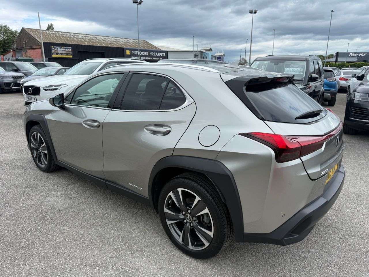 A 2019 LEXUS UX 2.0 250h SUV 5dr Petrol Hybrid E-CVT Euro 6 (s/s) (184 ps) A 2019 LEXUS UX 2.0 250h SUV 5dr Petrol Hybrid E-CVT Euro 6 (s/s) (184 ps)