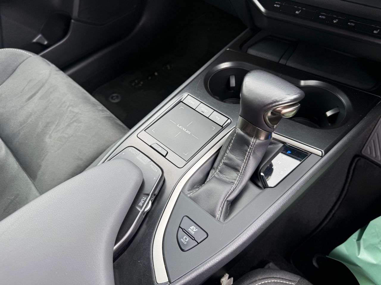 2019 LEXUS UX 2019 LEXUS UX
