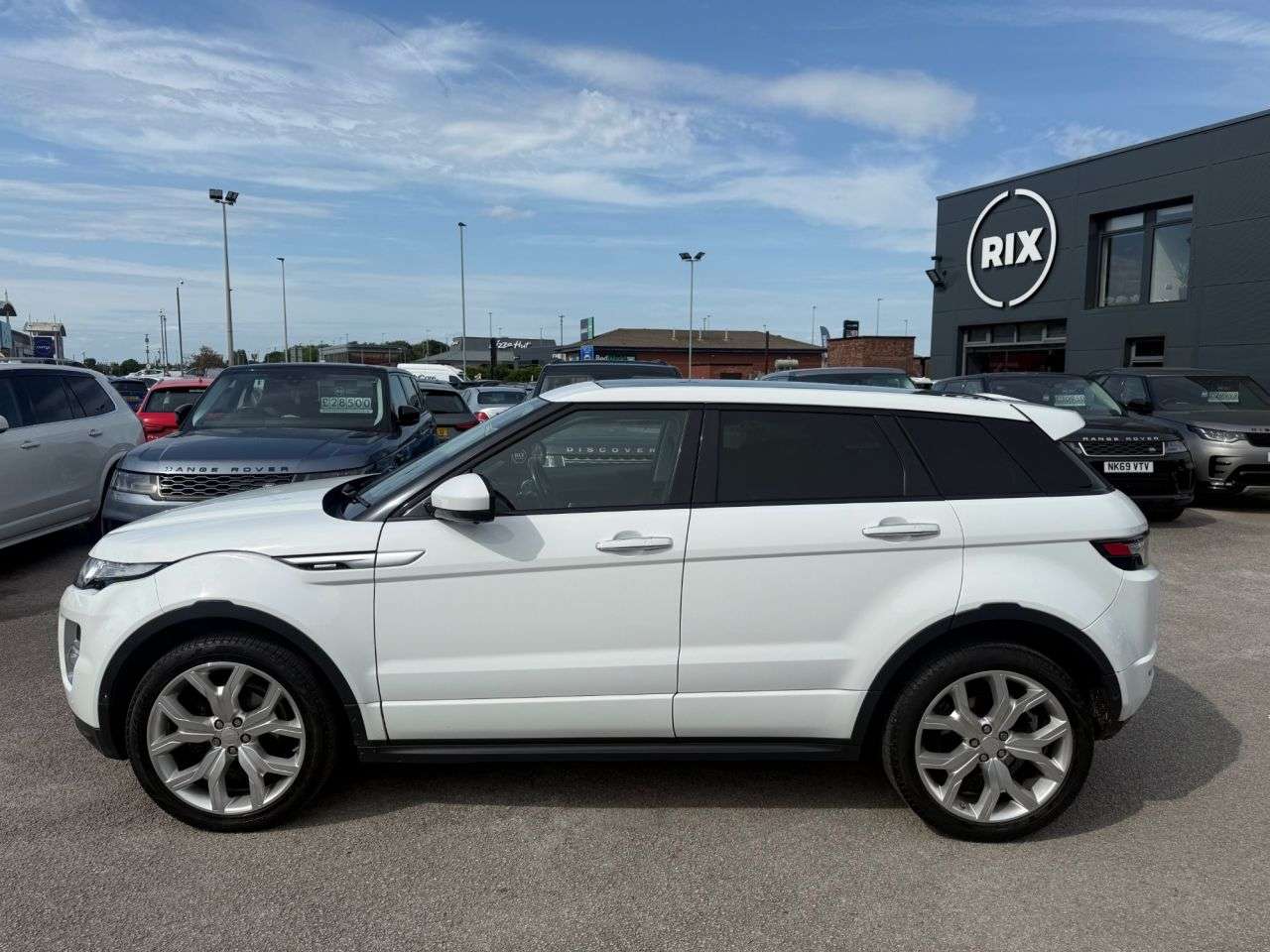 A 2015 LAND ROVER RANGE ROVER EVOQUE 2.2 SD4 Autobiography SUV 5dr Diesel Auto 4WD Euro 5 (s/s) (190 ps) A 2015 LAND ROVER RANGE ROVER EVOQUE 2.2 SD4 Autobiography SUV 5dr Diesel Auto 4WD Euro 5 (s/s) (190 ps)