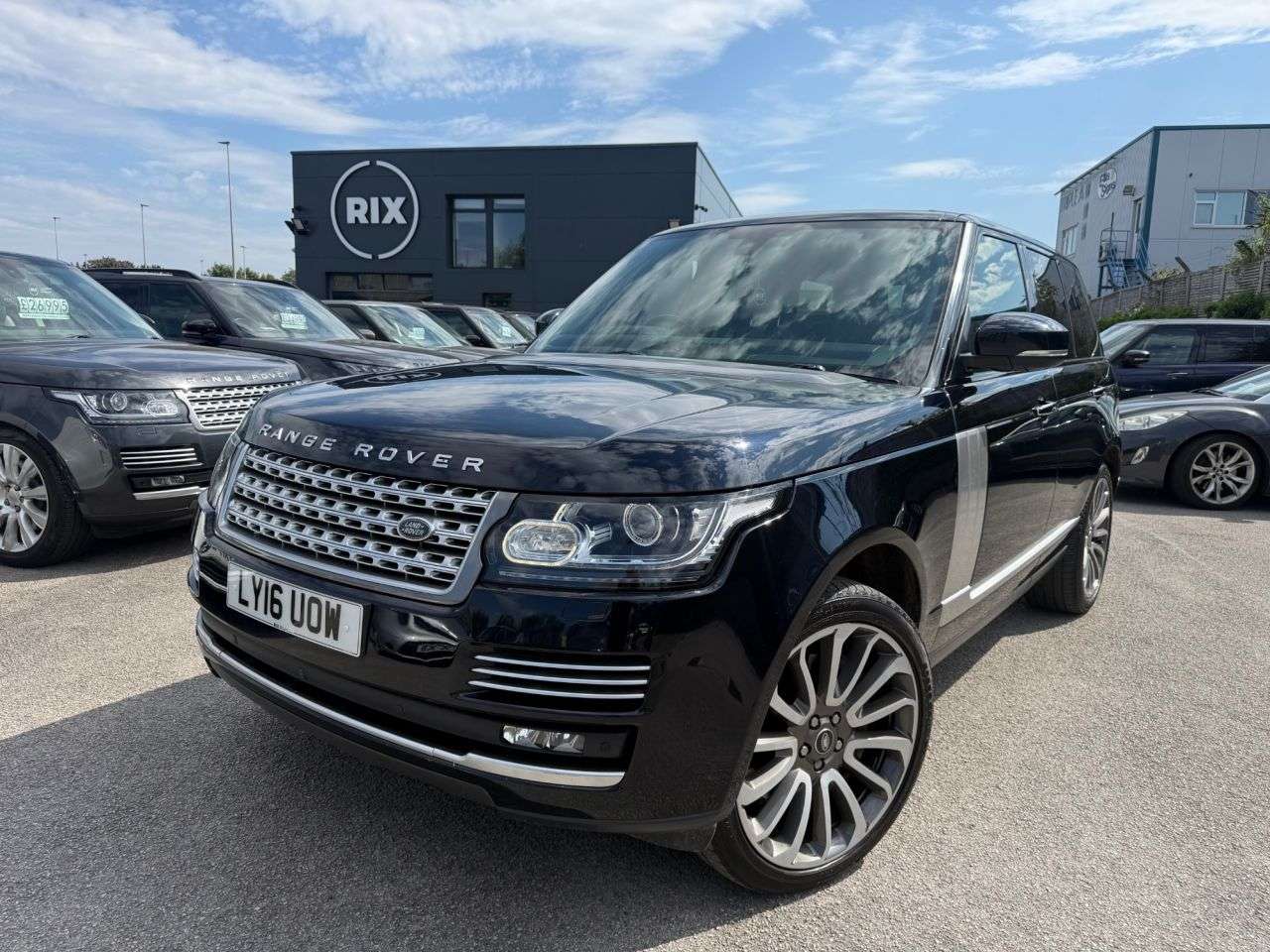 A 2016 LAND ROVER RANGE ROVER 4.4 SD V8 Autobiography SUV 5dr Diesel Auto 4WD Euro 6-FINISHED IN MARIANA A 2016 LAND ROVER RANGE ROVER 4.4 SD V8 Autobiography SUV 5dr Diesel Auto 4WD Euro 6-FINISHED IN MARIANA