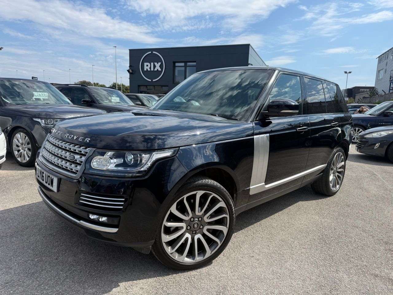A 2016 LAND ROVER RANGE ROVER 4.4 SD V8 Autobiography SUV 5dr Diesel Auto 4WD Euro 6-FINISHED IN MARIANA A 2016 LAND ROVER RANGE ROVER 4.4 SD V8 Autobiography SUV 5dr Diesel Auto 4WD Euro 6-FINISHED IN MARIANA