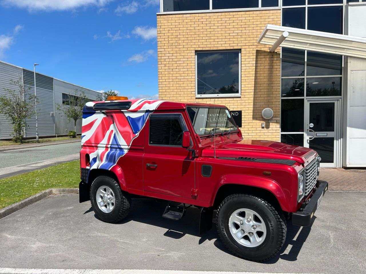 A 2014 LAND ROVER DEFENDER 90 2.2 TDCi Hard Top SUV 3dr Diesel Manual 4WD SWB Euro 5 (122 ps)-1 Owner Fro A 2014 LAND ROVER DEFENDER 90 2.2 TDCi Hard Top SUV 3dr Diesel Manual 4WD SWB Euro 5 (122 ps)-1 Owner Fro