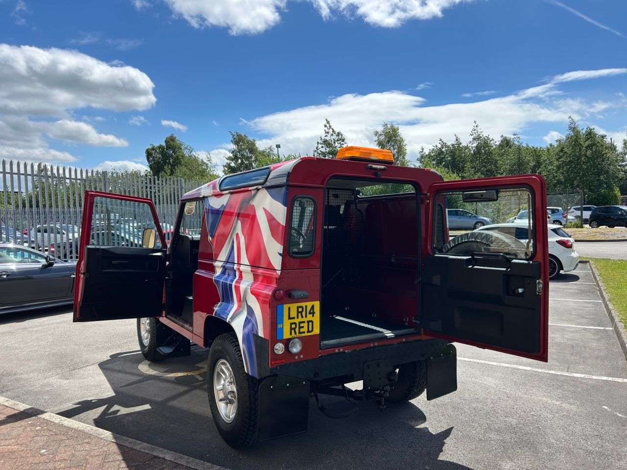 2014 LAND ROVER DEFENDER 90 2014 LAND ROVER DEFENDER 90