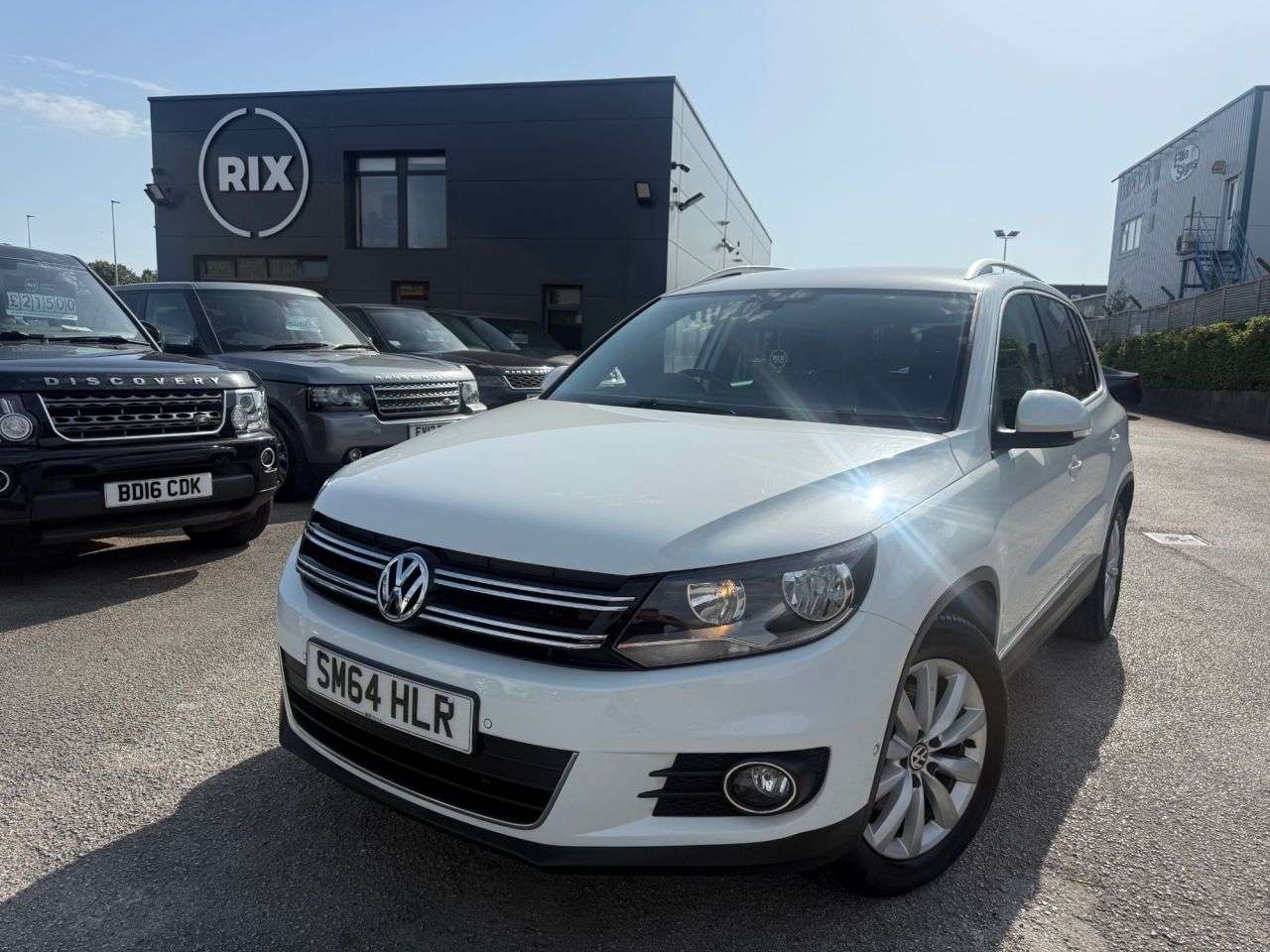 A 2015 VOLKSWAGEN TIGUAN 2.0 TDI BlueMotion Tech Match SUV 5dr Diesel Manual 2WD Euro 5 (s/s) (140 p A 2015 VOLKSWAGEN TIGUAN 2.0 TDI BlueMotion Tech Match SUV 5dr Diesel Manual 2WD Euro 5 (s/s) (140 p