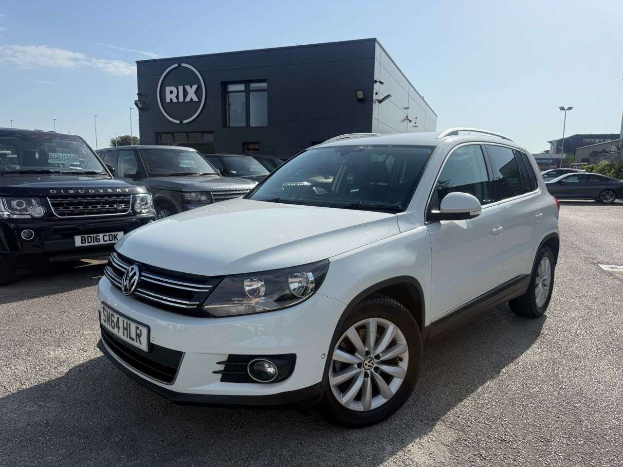 A 2015 VOLKSWAGEN TIGUAN 2.0 TDI BlueMotion Tech Match SUV 5dr Diesel Manual 2WD Euro 5 (s/s) (140 p A 2015 VOLKSWAGEN TIGUAN 2.0 TDI BlueMotion Tech Match SUV 5dr Diesel Manual 2WD Euro 5 (s/s) (140 p
