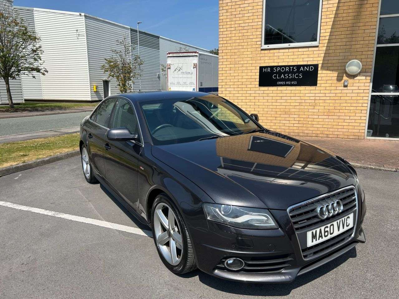 A 2010 AUDI A4 2.0 TDI S line Saloon 4dr Diesel Manual quattro Euro 4 (170 ps)-Rare Quattr A 2010 AUDI A4 2.0 TDI S line Saloon 4dr Diesel Manual quattro Euro 4 (170 ps)-Rare Quattr