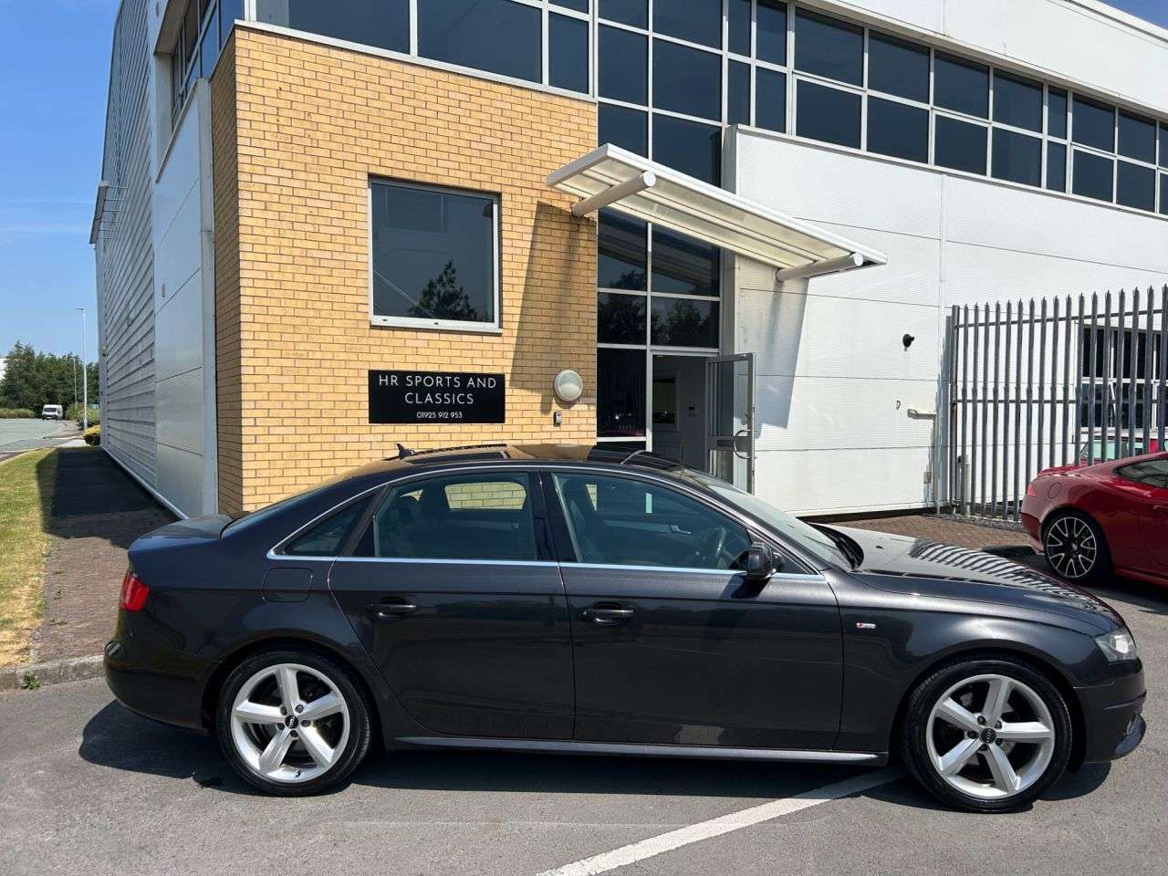 A 2010 AUDI A4 2.0 TDI S line Saloon 4dr Diesel Manual quattro Euro 4 (170 ps)-Rare Quattr A 2010 AUDI A4 2.0 TDI S line Saloon 4dr Diesel Manual quattro Euro 4 (170 ps)-Rare Quattr