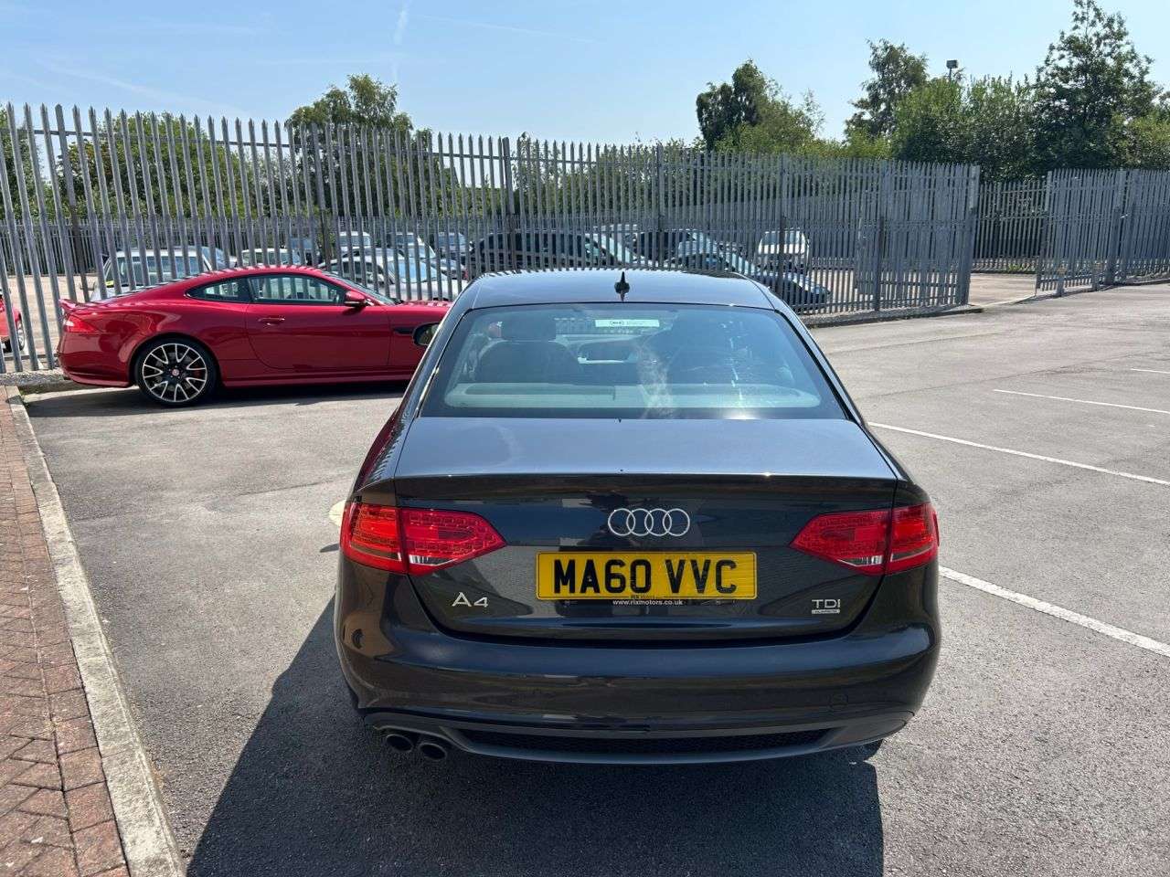 A 2010 AUDI A4 2.0 TDI S line Saloon 4dr Diesel Manual quattro Euro 4 (170 ps)-Rare Quattr A 2010 AUDI A4 2.0 TDI S line Saloon 4dr Diesel Manual quattro Euro 4 (170 ps)-Rare Quattr