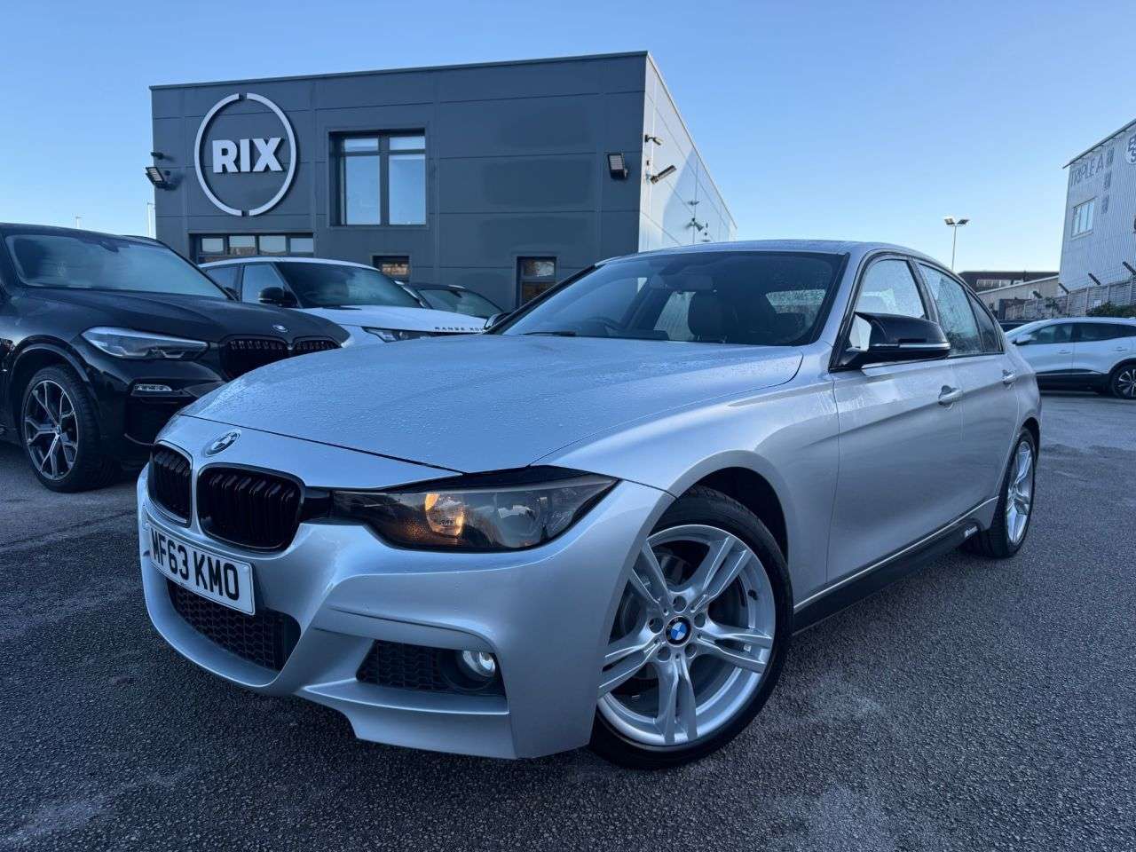 A 2013 BMW 3 SERIES 2.0 318d M Sport Saloon 4dr Diesel Manual Euro 5 (s/s) (143 ps) A 2013 BMW 3 SERIES 2.0 318d M Sport Saloon 4dr Diesel Manual Euro 5 (s/s) (143 ps)