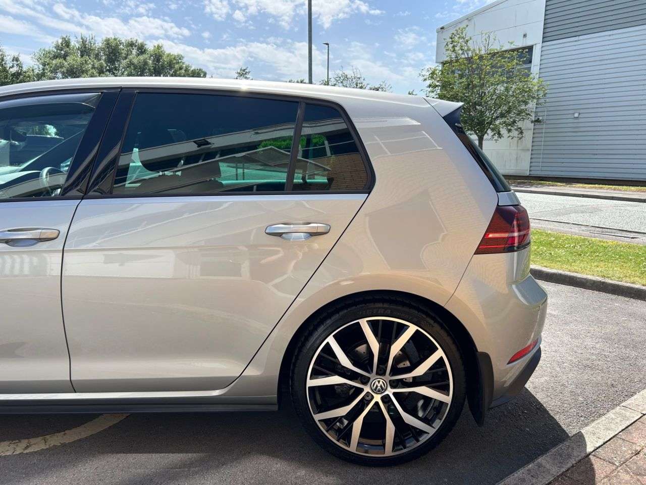 2019 VOLKSWAGEN GOLF 2019 VOLKSWAGEN GOLF
