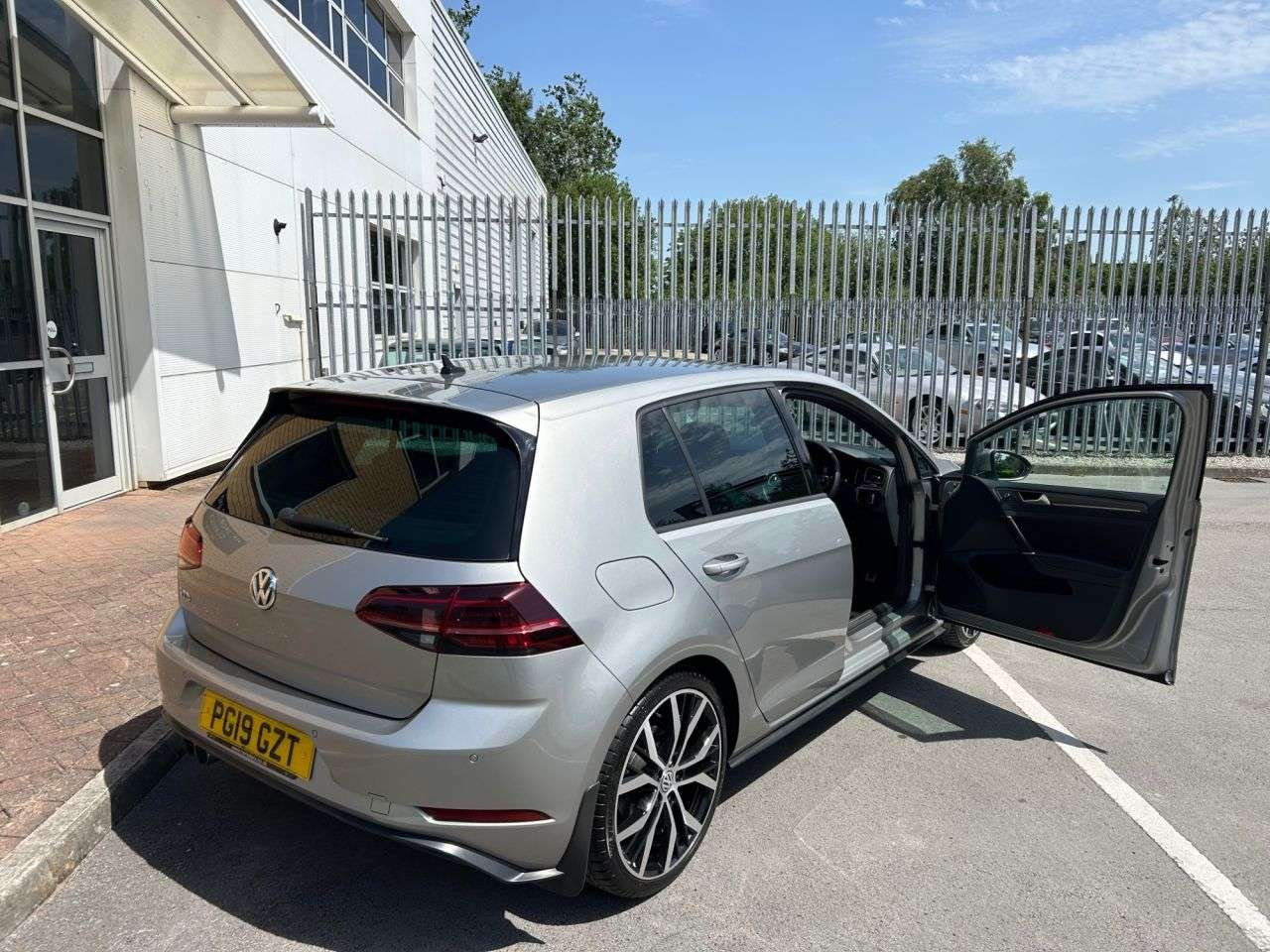 2019 VOLKSWAGEN GOLF 2019 VOLKSWAGEN GOLF