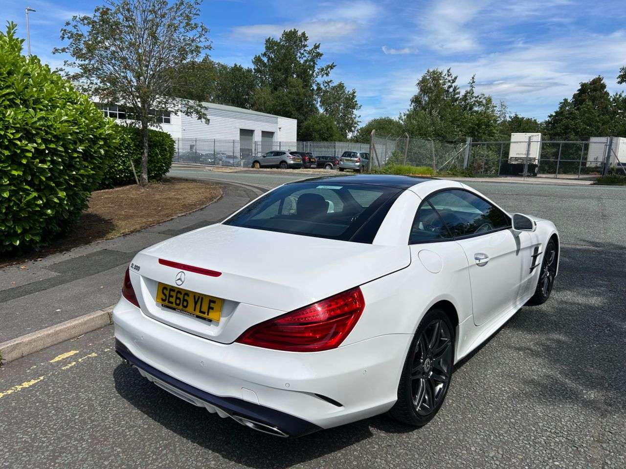 A 2016 MERCEDES-BENZ SL 4.7 SL500 V8 AMG Line Roadster 2dr Petrol G-Tronic+ Euro 6 (s/s) (455 ps)-F A 2016 MERCEDES-BENZ SL 4.7 SL500 V8 AMG Line Roadster 2dr Petrol G-Tronic+ Euro 6 (s/s) (455 ps)-F