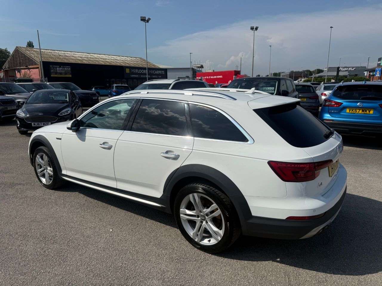 A 2018 AUDI A4 ALLROAD 2.0 TDI Sport Estate 5dr Diesel S Tronic quattro Euro 6-2 FORMER KEEPERS-HE A 2018 AUDI A4 ALLROAD 2.0 TDI Sport Estate 5dr Diesel S Tronic quattro Euro 6-2 FORMER KEEPERS-HE