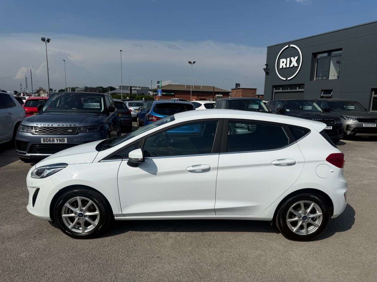 A 2017 FORD FIESTA 1.1 Ti-VCT Zetec Hatchback 5dr Petrol Manual Euro 6 (s/s) (85 ps) A 2017 FORD FIESTA 1.1 Ti-VCT Zetec Hatchback 5dr Petrol Manual Euro 6 (s/s) (85 ps)