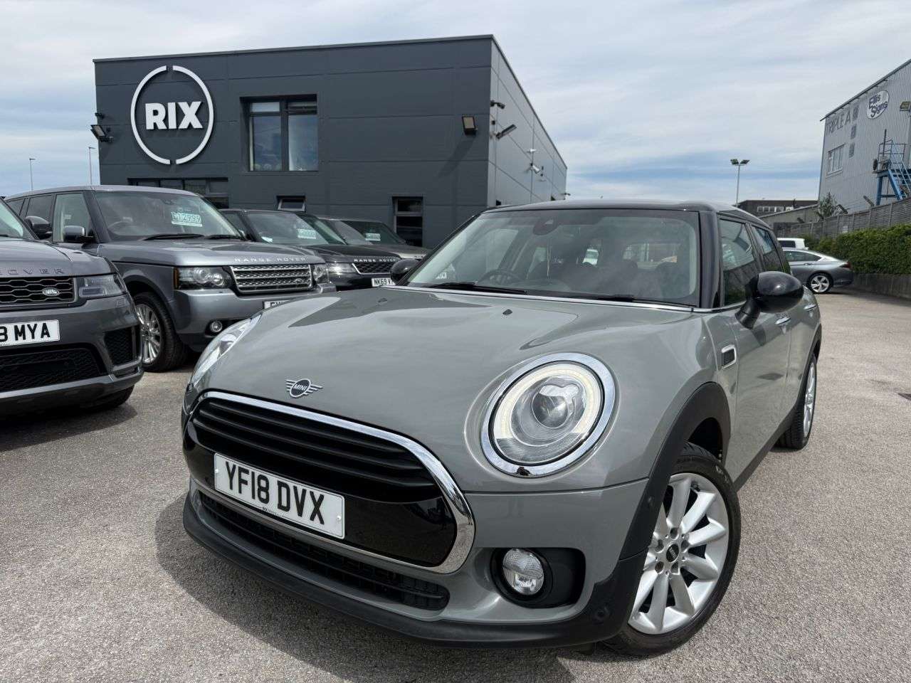 A 2018 MINI CLUBMAN 1.5 Cooper Estate 6dr Petrol Auto Euro 6 (s/s) (136 ps) A 2018 MINI CLUBMAN 1.5 Cooper Estate 6dr Petrol Auto Euro 6 (s/s) (136 ps)