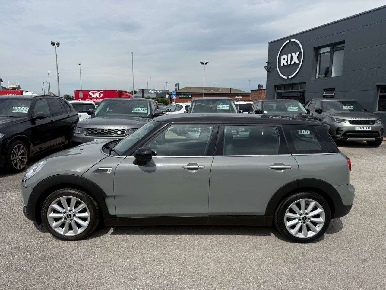 A 2018 MINI CLUBMAN 1.5 Cooper Estate 6dr Petrol Auto Euro 6 (s/s) (136 ps) A 2018 MINI CLUBMAN 1.5 Cooper Estate 6dr Petrol Auto Euro 6 (s/s) (136 ps)