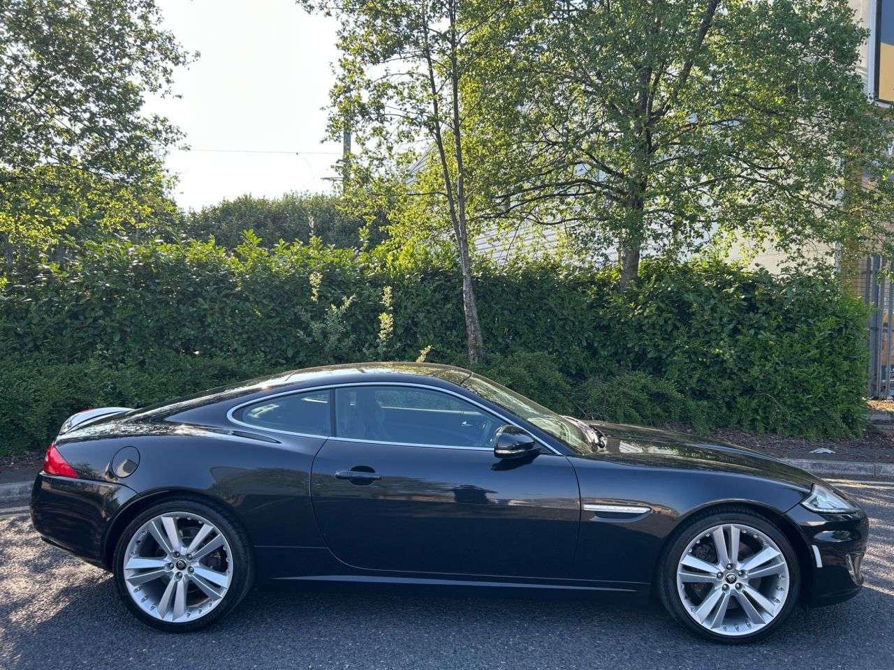 A 2011 JAGUAR XK 5.0 V8 Portfolio Coupe 2dr Petrol Auto Euro 5 (385 ps)-Factory Extras Worth A 2011 JAGUAR XK 5.0 V8 Portfolio Coupe 2dr Petrol Auto Euro 5 (385 ps)-Factory Extras Worth