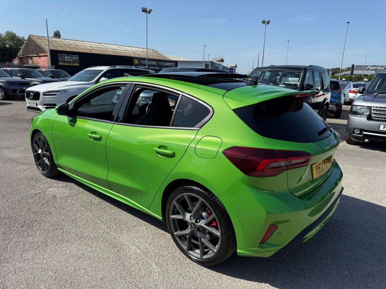 A 2023 FORD FOCUS 2.3T EcoBoost ST Hatchback 5dr Petrol Auto Euro 6-2 OWNERS FROM NEW FINISHE A 2023 FORD FOCUS 2.3T EcoBoost ST Hatchback 5dr Petrol Auto Euro 6-2 OWNERS FROM NEW FINISHE