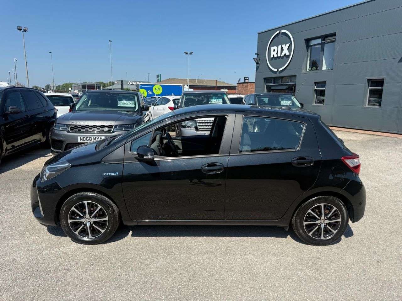 A 2019 TOYOTA YARIS 1.5 VVT-h Icon Tech Hatchback 5dr Petrol Hybrid E-CVT Euro 6-2 FORMER KEEPE A 2019 TOYOTA YARIS 1.5 VVT-h Icon Tech Hatchback 5dr Petrol Hybrid E-CVT Euro 6-2 FORMER KEEPE