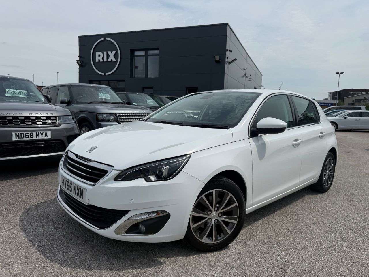 A 2015 PEUGEOT 308 1.6 BlueHDi Allure Hatchback 5dr Diesel Manual Euro 6 (s/s) (120 ps) A 2015 PEUGEOT 308 1.6 BlueHDi Allure Hatchback 5dr Diesel Manual Euro 6 (s/s) (120 ps)