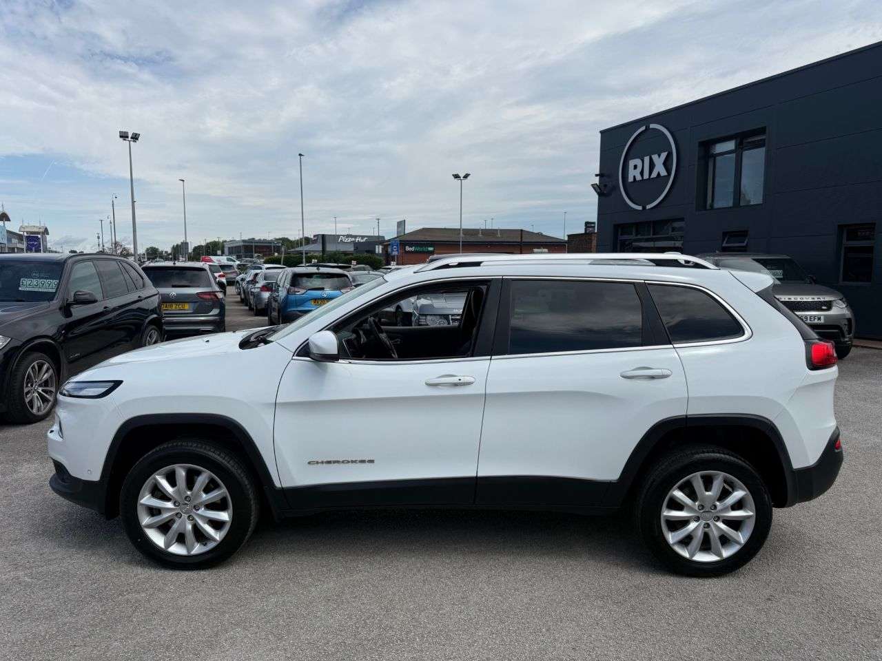 A 2015 JEEP CHEROKEE 2.0 CRD Limited SUV 5dr Diesel Auto 4WD Euro 5 (s/s) (170 ps) A 2015 JEEP CHEROKEE 2.0 CRD Limited SUV 5dr Diesel Auto 4WD Euro 5 (s/s) (170 ps)