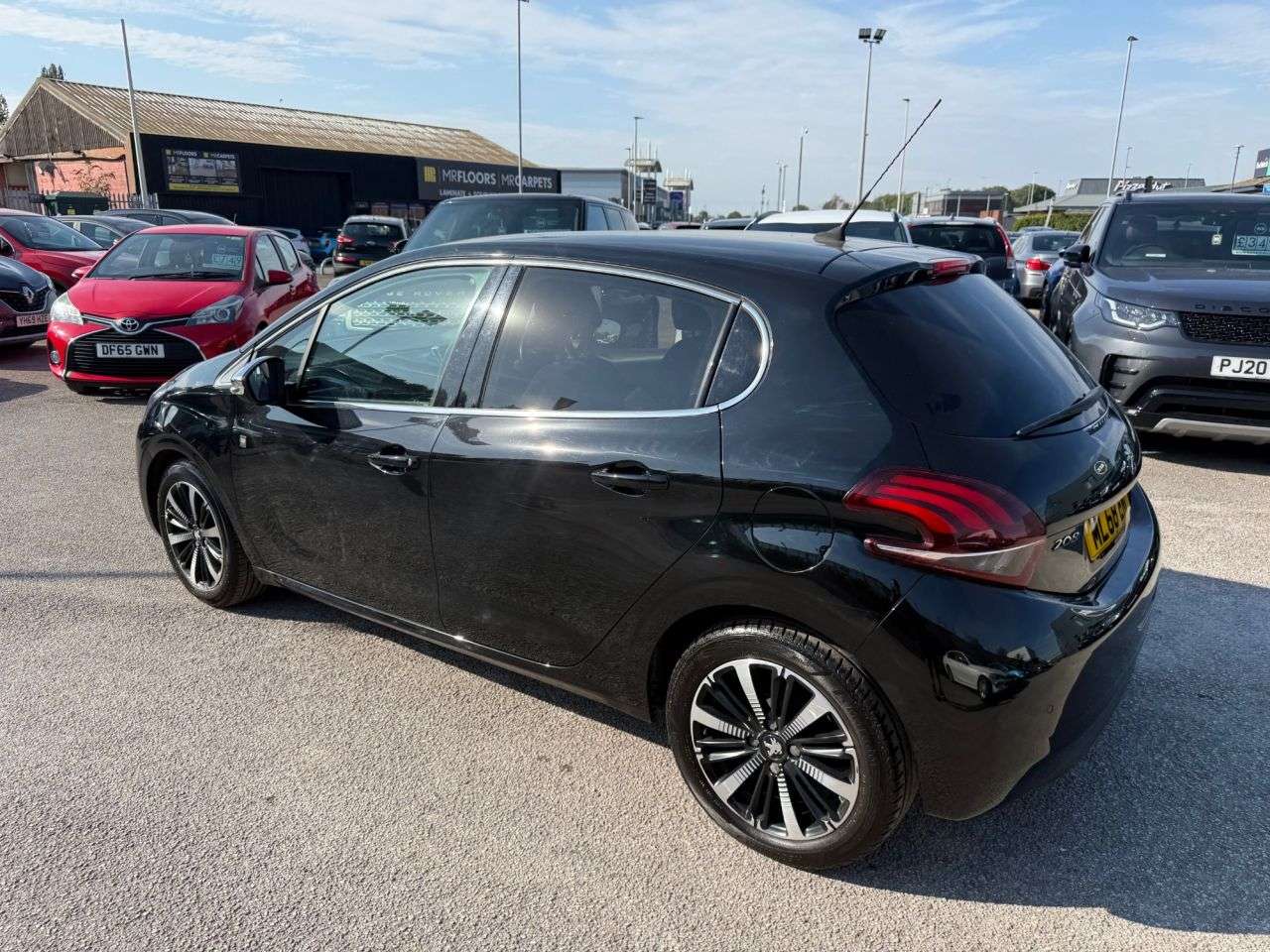 A 2018 PEUGEOT 208 1.2 PureTech Tech Edition Hatchback 5dr Petrol Manual Euro 6-2 OWNER CAR-BL A 2018 PEUGEOT 208 1.2 PureTech Tech Edition Hatchback 5dr Petrol Manual Euro 6-2 OWNER CAR-BL
