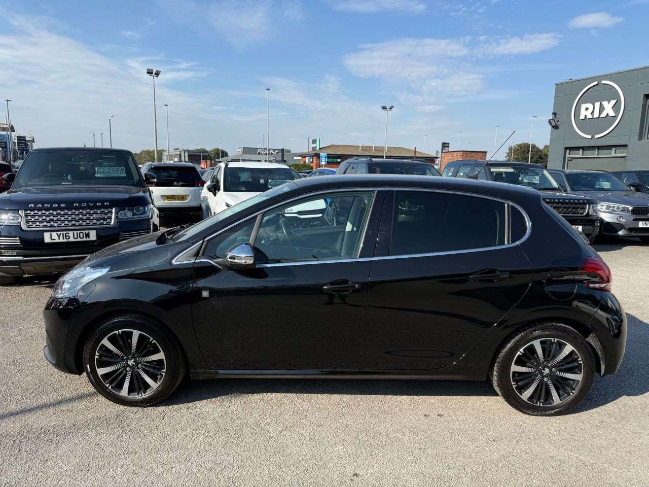 A 2018 PEUGEOT 208 1.2 PureTech Tech Edition Hatchback 5dr Petrol Manual Euro 6-2 OWNER CAR-BL A 2018 PEUGEOT 208 1.2 PureTech Tech Edition Hatchback 5dr Petrol Manual Euro 6-2 OWNER CAR-BL