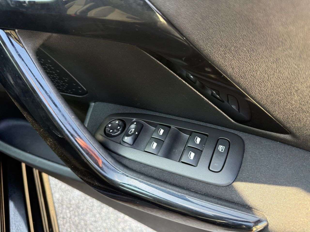 2018 PEUGEOT 208 2018 PEUGEOT 208